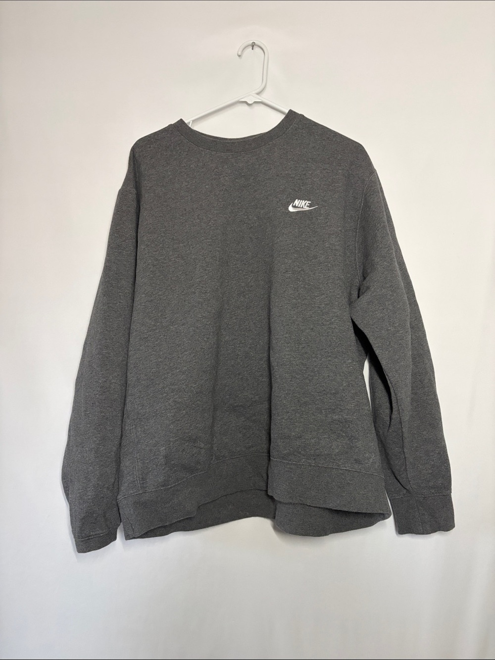 Nike Men’s Gray Crewneck Sweatshirt